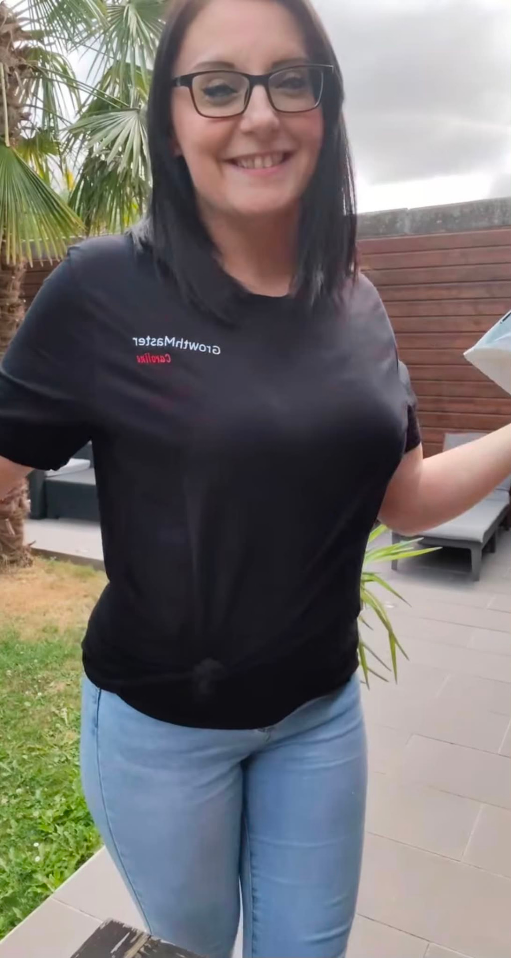 Caroline portant le t-shirt Growth Master
