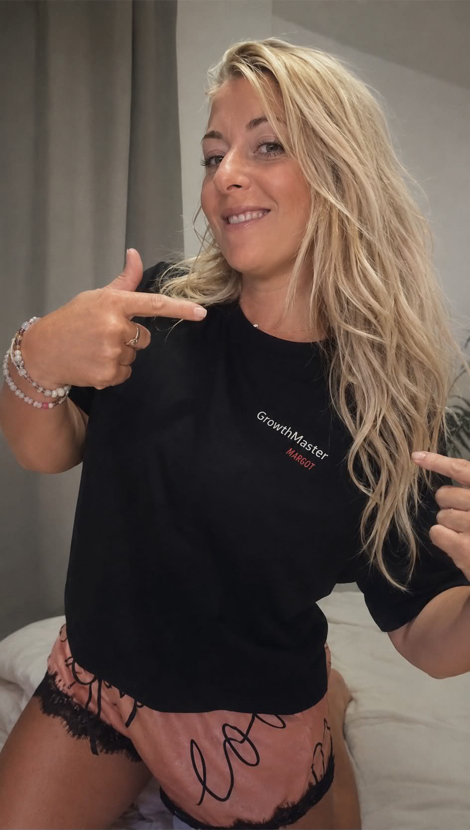 Membre Growth Master portant le t-shirt